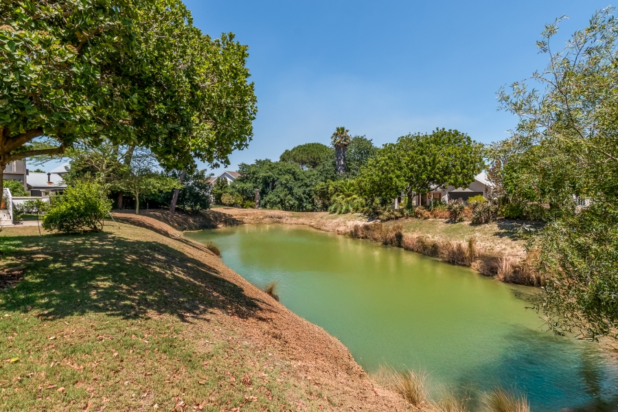 2 Bedroom Property for Sale in Zevenzicht Western Cape